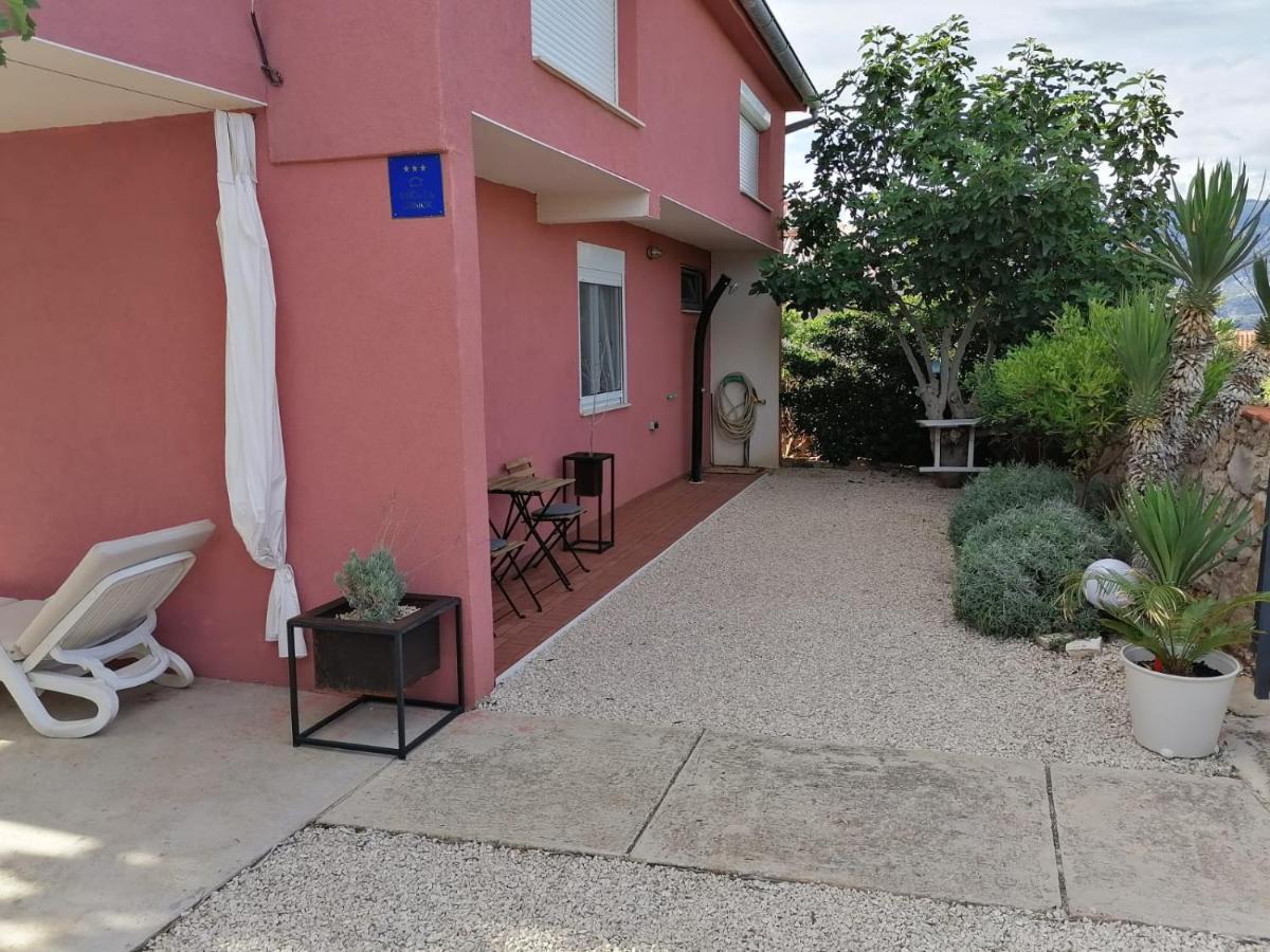 فيلا House For Rent Paola Ražanac المظهر الخارجي الصورة